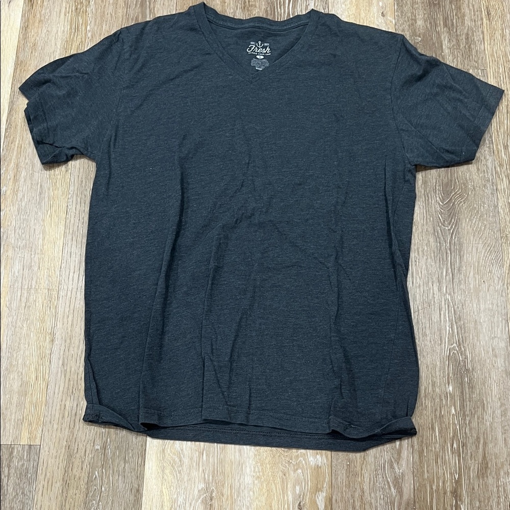 fresh Men's Black V-Neck Short Sleeve Tee